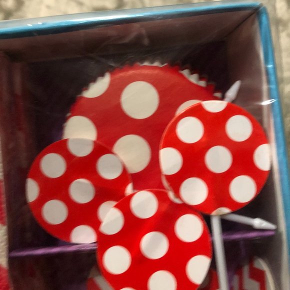 Chevron and Dots Red Cupcake Decorating Kit - Picture 3 of 5